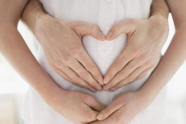 如果我的一个输卵管被堵塞了，我可以自然怀孕吗？